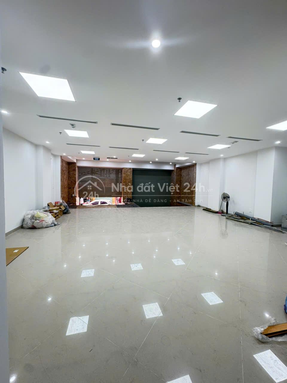 Cho thuê nhà 7 tầng mặt phố kinh doanh Xã Đàn DT 200m